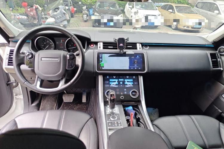 Used Land Rover Range Sport 2017 3.0 SC V6 SE Center Console
