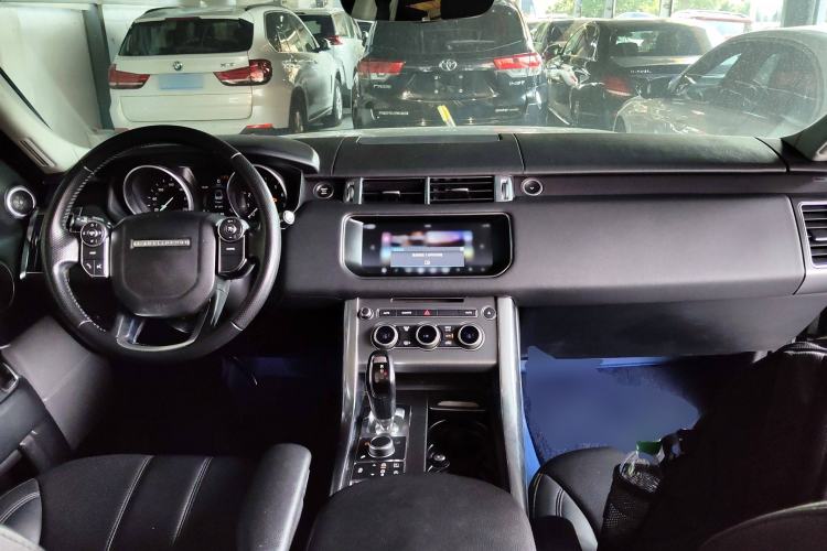 Used Land Rover Range Sport 2017 3.0 SC V6 SE Center Console