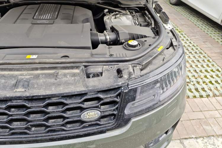 Used Land Rover Range Sport 2017 3.0 SC V6 SE Engine Bay Left