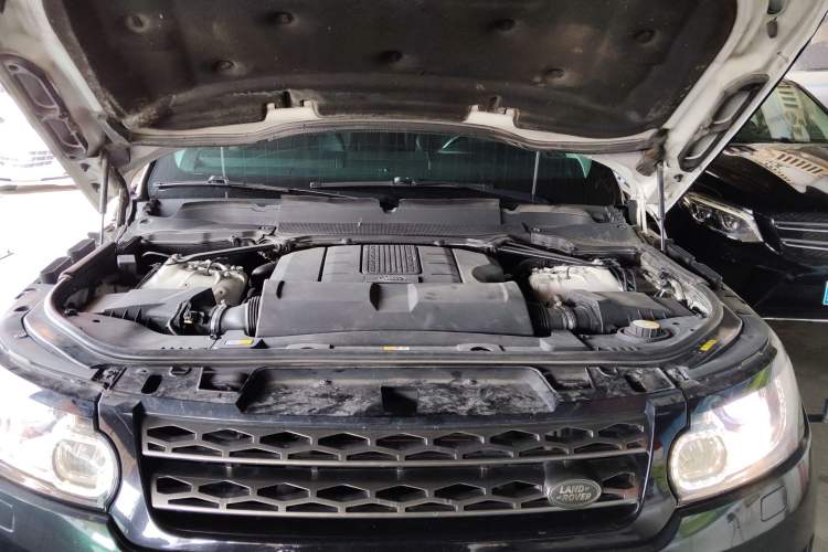 Used Land Rover Range Sport 2017 3.0 SC V6 SE Engine Bay