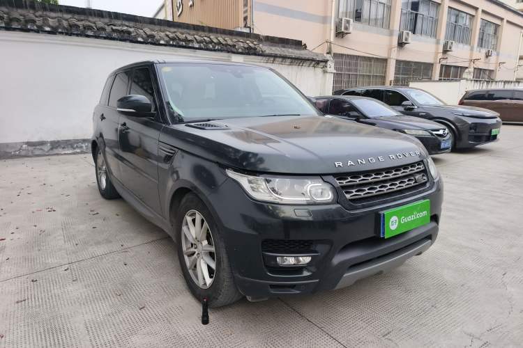Used Land Rover Range Sport 2017 3.0 SC V6 SE Front Right 45 Deg