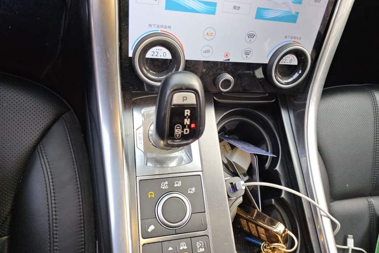 Used Land Rover Range Sport 2017 3.0 SC V6 SE Gear Lever