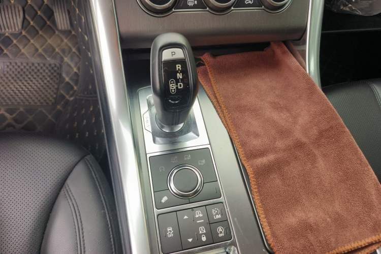 Used Land Rover Range Sport 2017 3.0 SC V6 SE Gear Lever