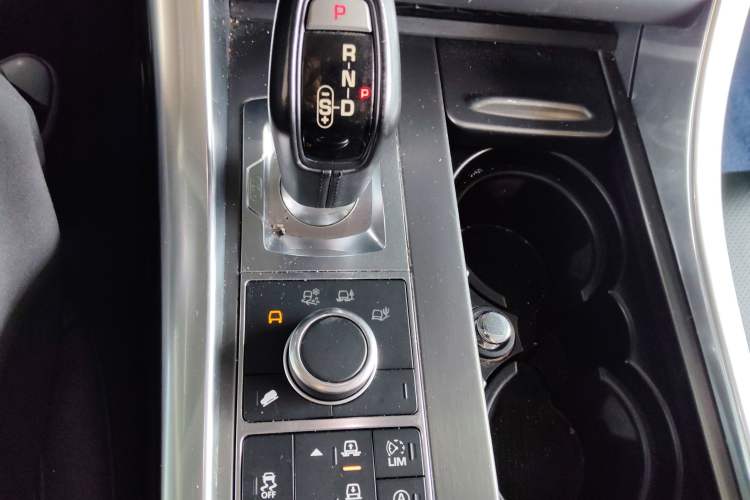 Used Land Rover Range Sport 2017 3.0 SC V6 SE Gear Lever