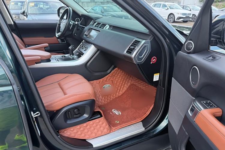 Used Land Rover Range Sport 2017 3.0 SC V6 HSE DYNAMIC Interior 4