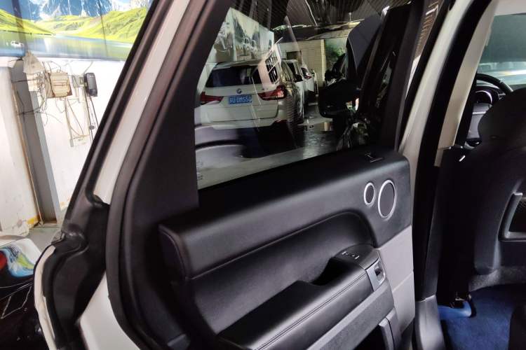 Used Land Rover Range Sport 2017 3.0 SC V6 SE Left Rear Door Interior