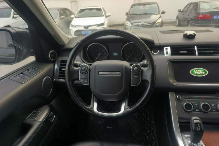 Used Land Rover Range Sport 2017 3.0 SC V6 SE Steering Wheel