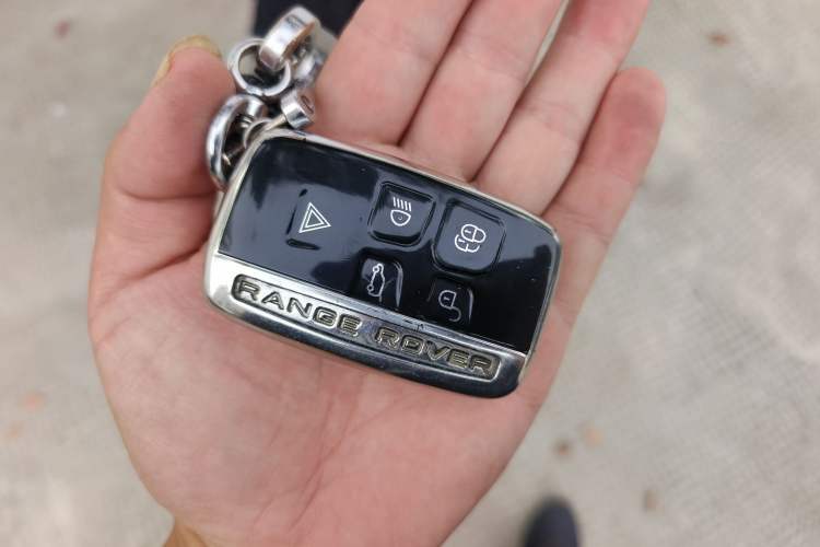 Used Land Rover Range Sport 2017 3.0 SC V6 SE Vehicle Key