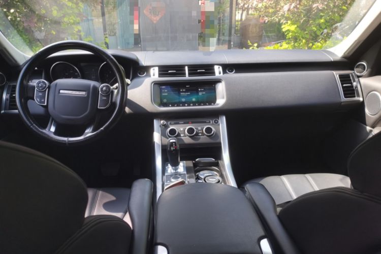 Used Land Rover Range Sport 2017 3.0 SC V6 SE Center Console