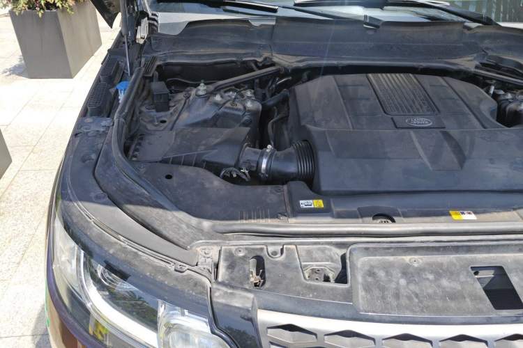 Used Land Rover Range Sport 2017 3.0 SC V6 SE Engine Bay Right