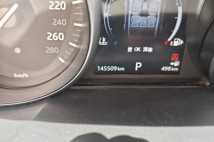 Used Land Rover Range Sport 2017 3.0 SC V6 SE Odometer Close Up