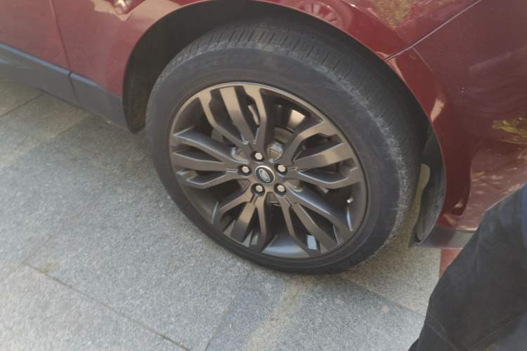 Used Land Rover Range Sport 2017 3.0 SC V6 SE Right Front Wheel Hub