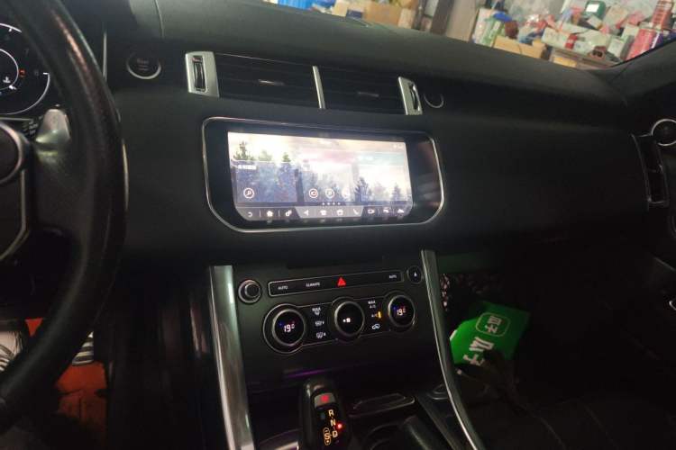 Used Land Rover Range Sport 2017 3.0 SC V6 HSE DYNAMIC Audio And AC Panel