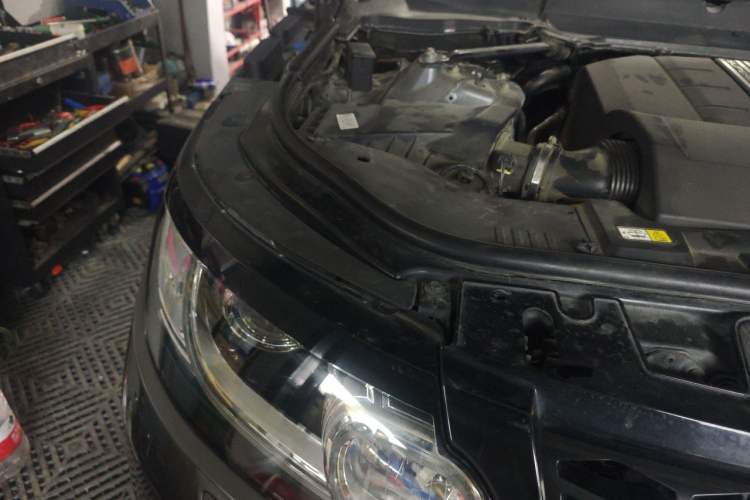 Used Land Rover Range Sport 2017 3.0 SC V6 HSE DYNAMIC Engine Bay Right