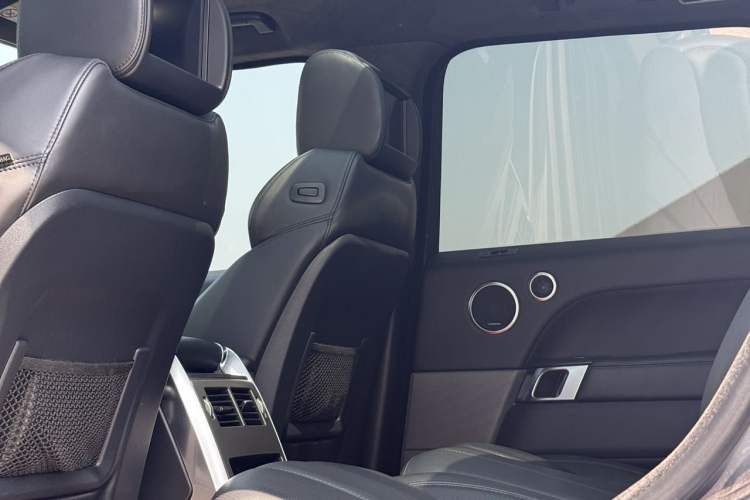 Used Land Rover Range Sport 2017 3.0 SC V6 HSE DYNAMIC Interior 6