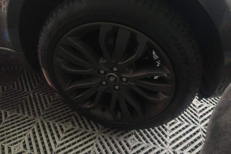 Used Land Rover Range Sport 2017 3.0 SC V6 HSE DYNAMIC Right Front Wheel Hub
