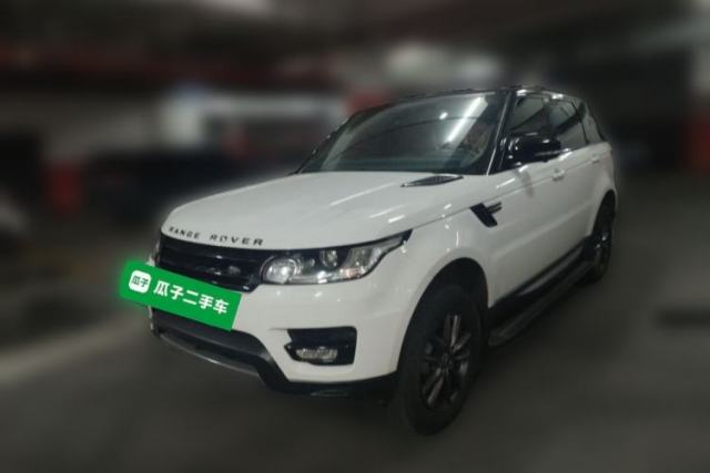 Ojetý Land Rover Range Sport Range Rover Sport, registered on January 4, 2018, 3.0-liter diesel engine, automatic transmission, 5 seats, 190 hp.