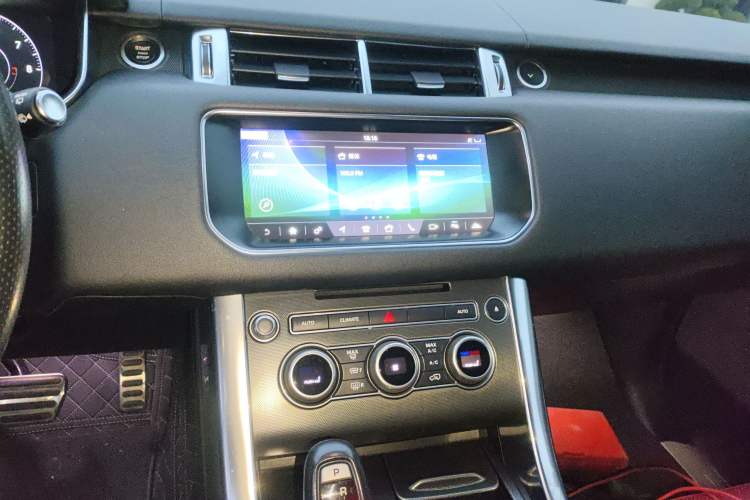 Used Land Rover Range Sport 2017 3.0 SC V6 HSE DYNAMIC Audio And AC Panel