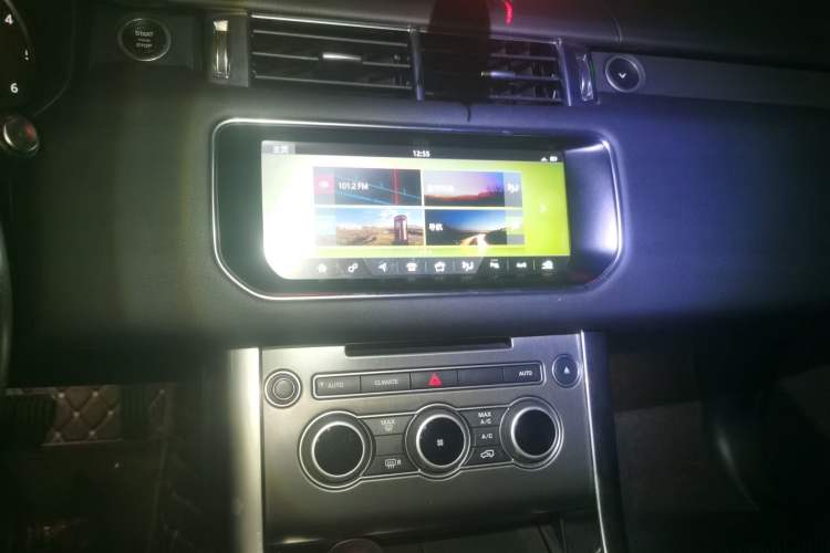 Used Land Rover Range Sport  Audio And AC Panel