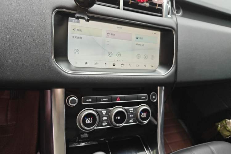 Used Land Rover Range Sport 2017 3.0 SC V6 HSE Audio And AC Panel