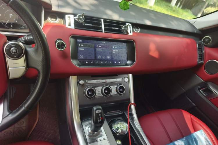 Used Land Rover Range Sport  Audio And AC Panel