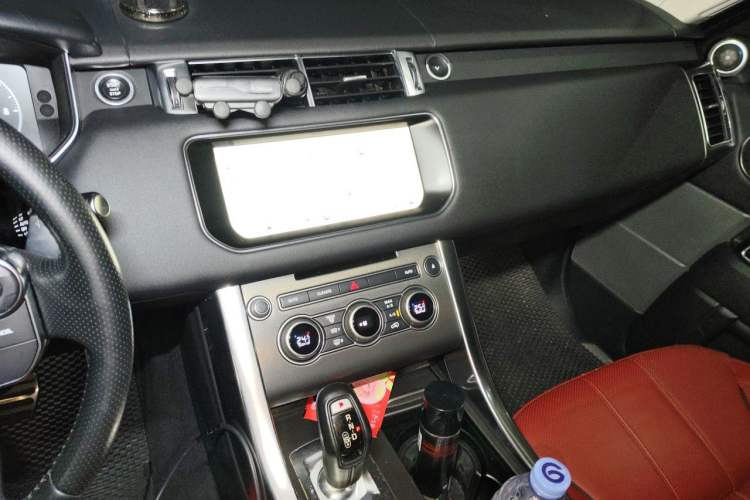 Used Land Rover Range Sport 2017 3.0 SC V6 HSE DYNAMIC Audio And AC Panel