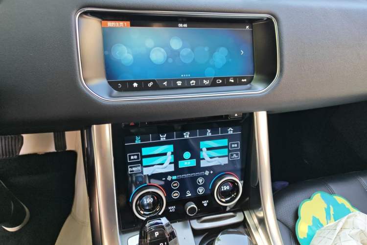 Used Land Rover Range Sport 2017 3.0 SC V6 SE Audio And AC Panel