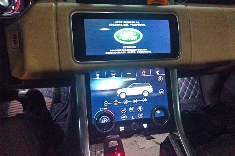 Used Land Rover Range Sport 2017 3.0 SC V6 HSE DYNAMIC Audio And AC Panel