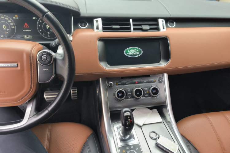 Used Land Rover Range Sport 2017 3.0 SC V6 HSE DYNAMIC Audio And AC Panel