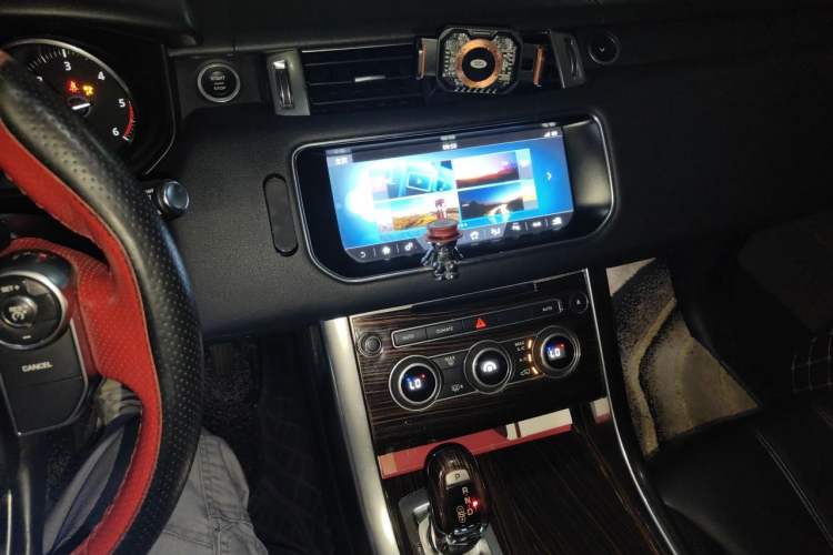 Used Land Rover Range Sport  Audio And AC Panel