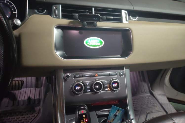 Used Land Rover Range Sport 2017 3.0 SC V6 HSE DYNAMIC Audio And AC Panel