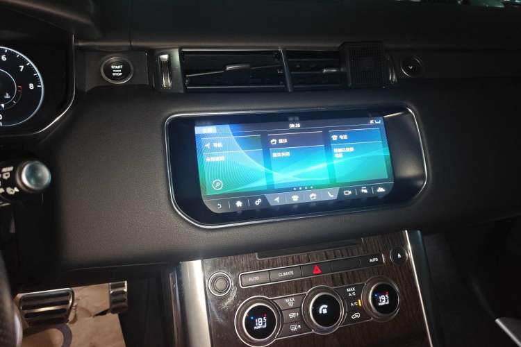 Used Land Rover Range Sport 2017 3.0 SC V6 HSE DYNAMIC Audio And AC Panel