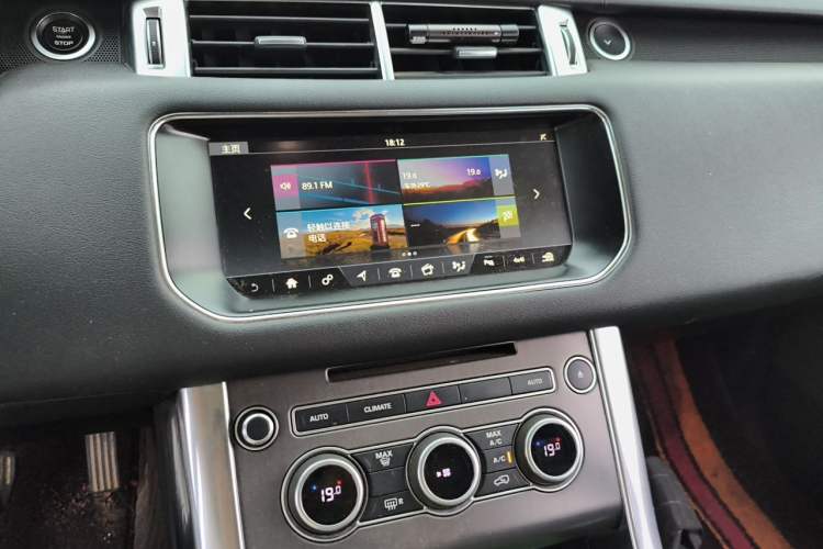 Used Land Rover Range Sport  Audio And AC Panel