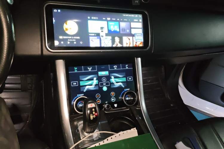 Used Land Rover Range Sport 2017 3.0 SC V6 SE Audio And AC Panel