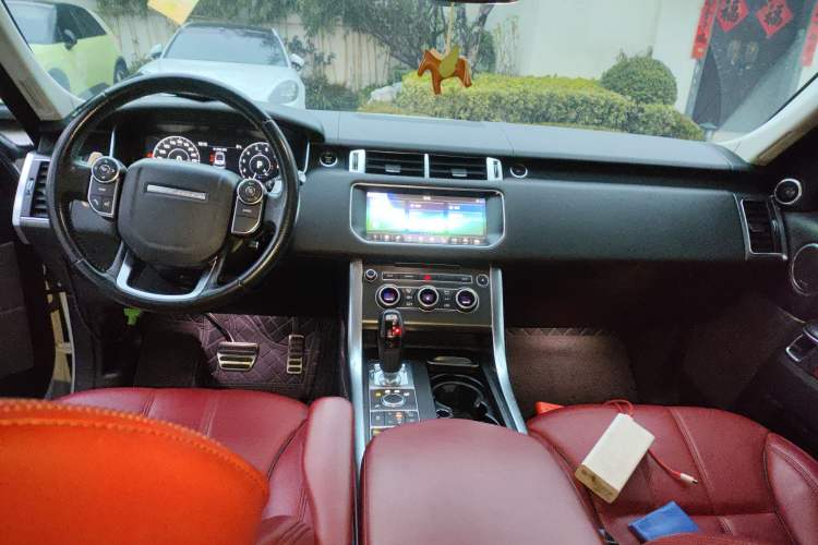 Used Land Rover Range Sport 2017 3.0 SC V6 HSE DYNAMIC Center Console