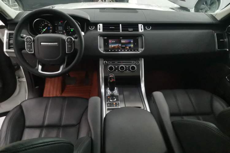 Used Land Rover Range Sport 2017 3.0 SC V6 SE Center Console