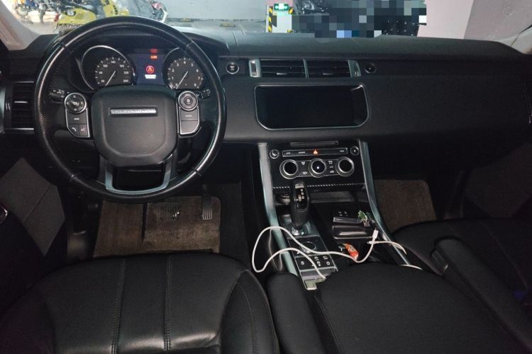 Used Land Rover Range Sport 2017 3.0 SC V6 SE Center Console