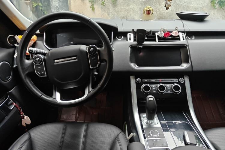 Used Land Rover Range Sport 2017 3.0 SC V6 HSE Center Console
