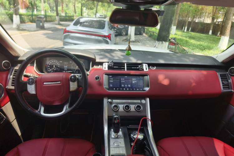 Used Land Rover Range Sport  Center Console