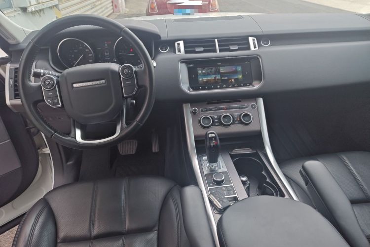 Used Land Rover Range Sport 2017 3.0 SC V6 HSE Center Console