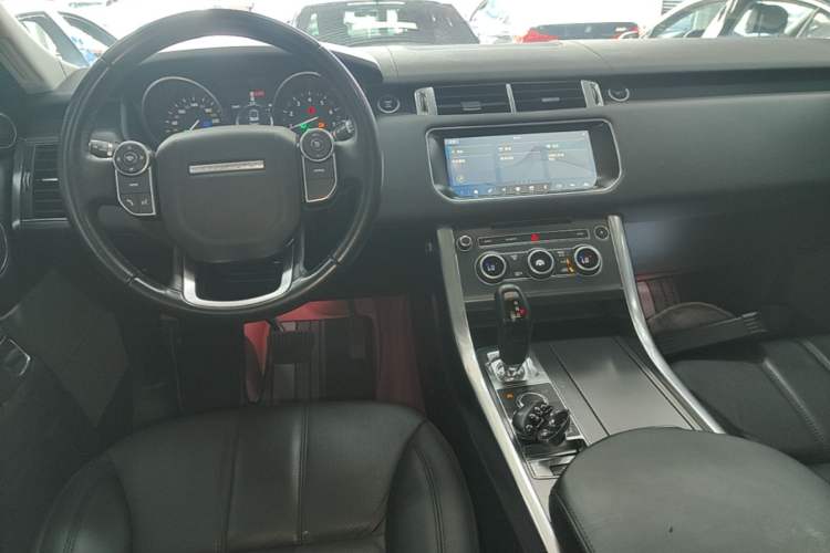 Used Land Rover Range Sport 2017 3.0 SC V6 SE Center Console