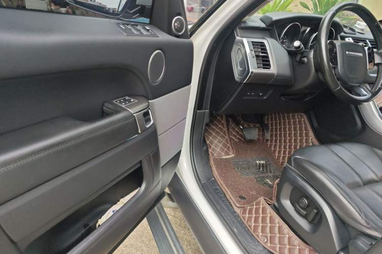 Used Land Rover Range Sport 2017 3.0 SC V6 SE Driver Seat