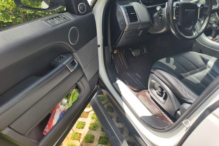 Used Land Rover Range Sport 2017 3.0 SC V6 HSE DYNAMIC Driver Seat