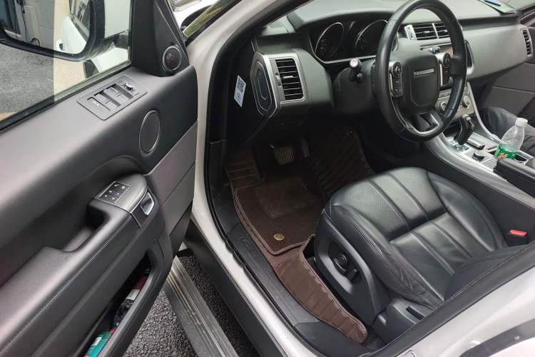 Used Land Rover Range Sport 2017 3.0 SC V6 SE Driver Seat