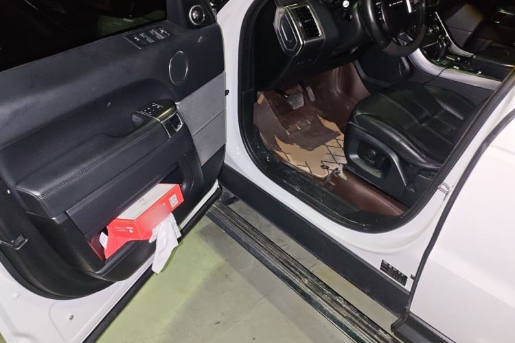 Used Land Rover Range Sport 2017 3.0 SC V6 SE Driver Seat