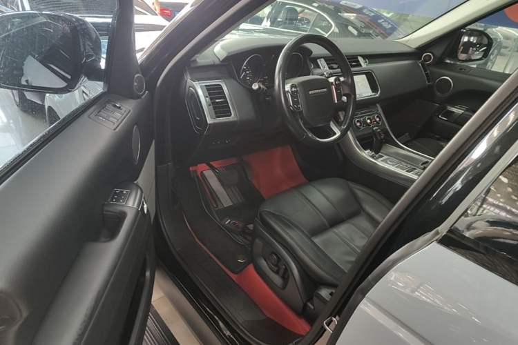 Used Land Rover Range Sport 2017 3.0 SC V6 SE Driver Seat