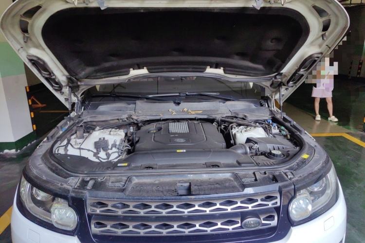 Used Land Rover Range Sport  Engine Bay