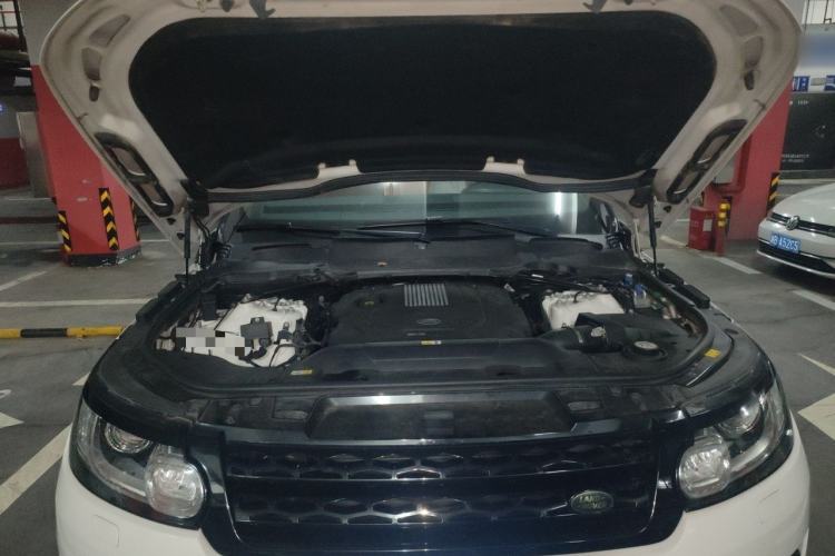 Used Land Rover Range Sport  Engine Bay