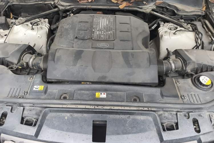 Used Land Rover Range Sport 2017 3.0 SC V6 SE Engine Bay