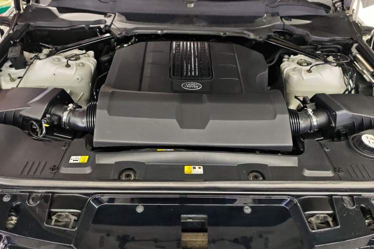 Used Land Rover Range Sport 2017 3.0 SC V6 HSE DYNAMIC Engine Bay